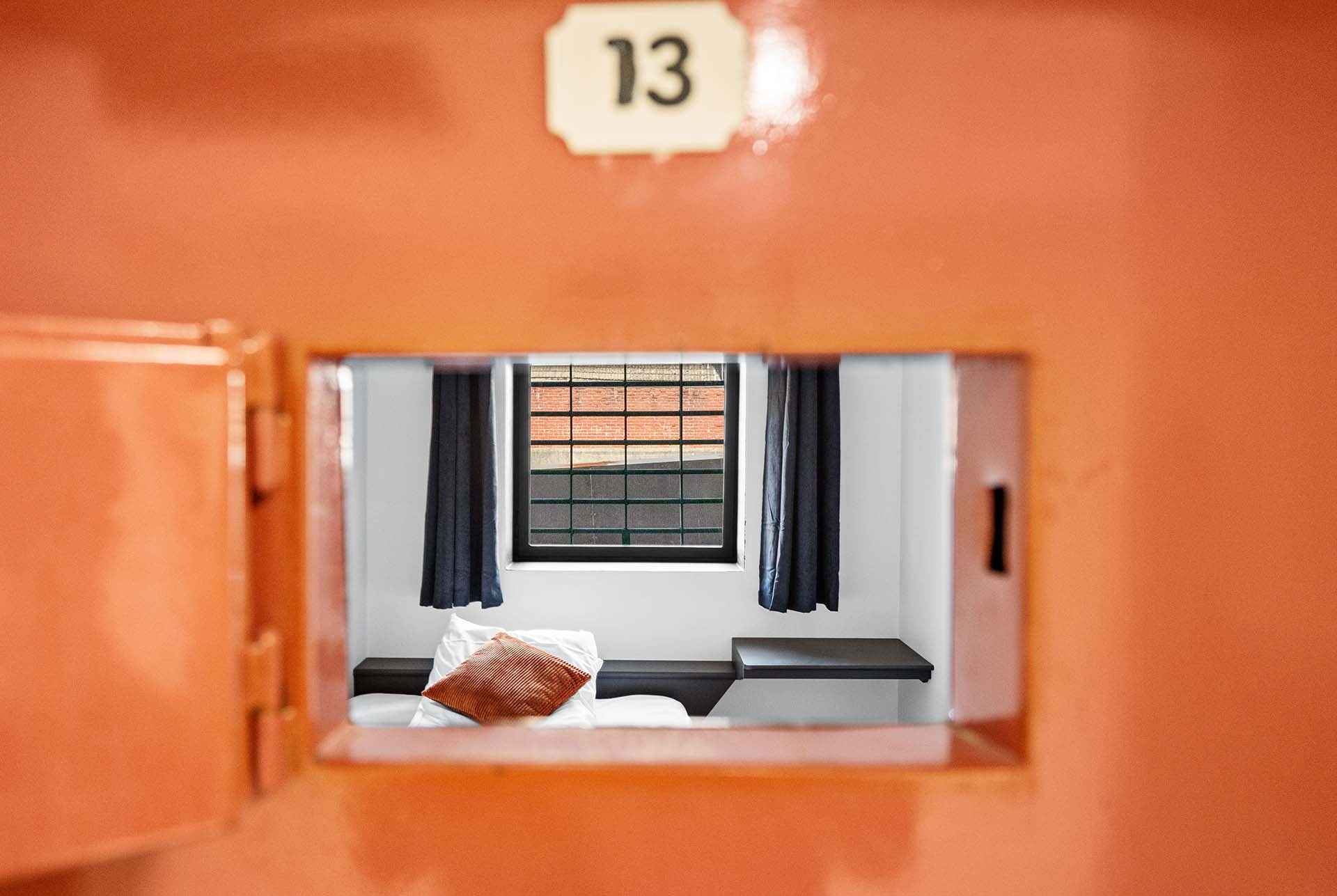 Boende på Fängelsehotellet i Arendal, guidad tur & fängelsefrukost, Norge (5 av 15)