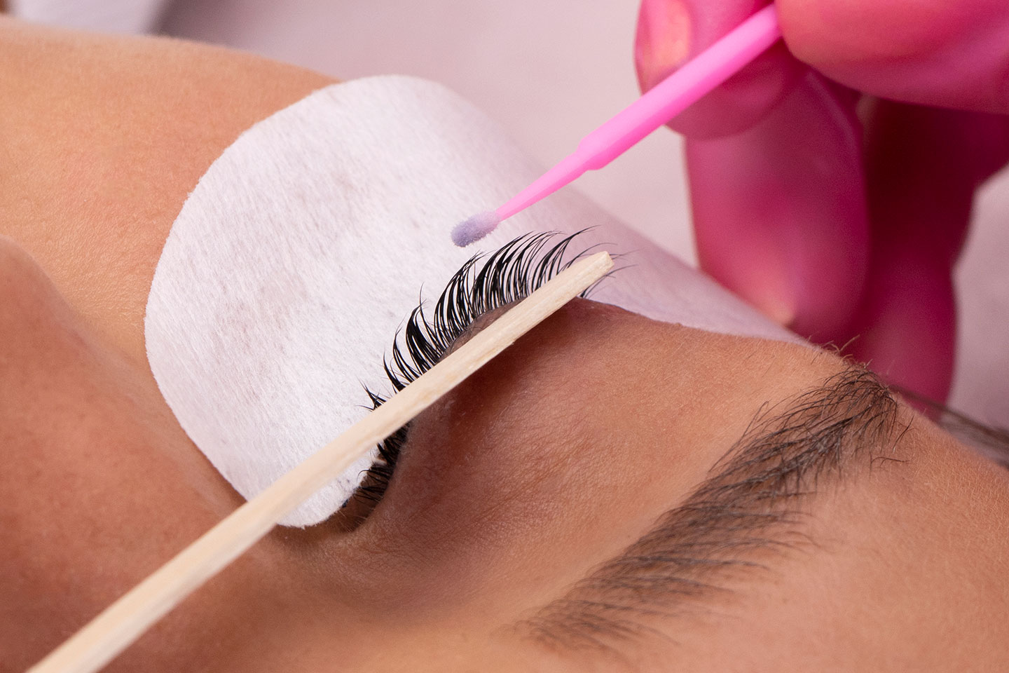 Lash lift och Brow lift kombobehandling vid Selma Lagerlöfs Torg