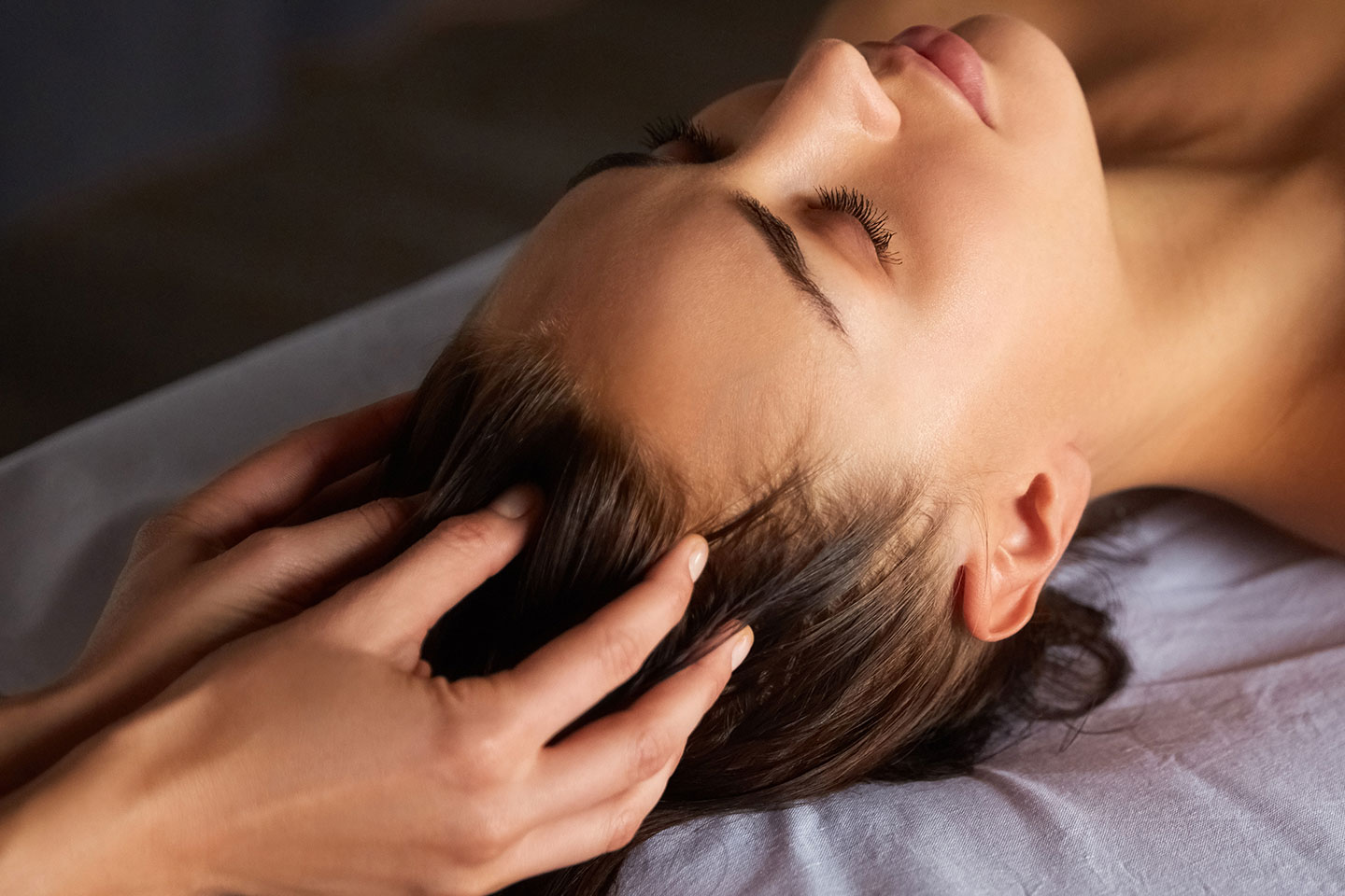 Lyxig Marockansk Head Spa behandling hos Emy's Beauty Center