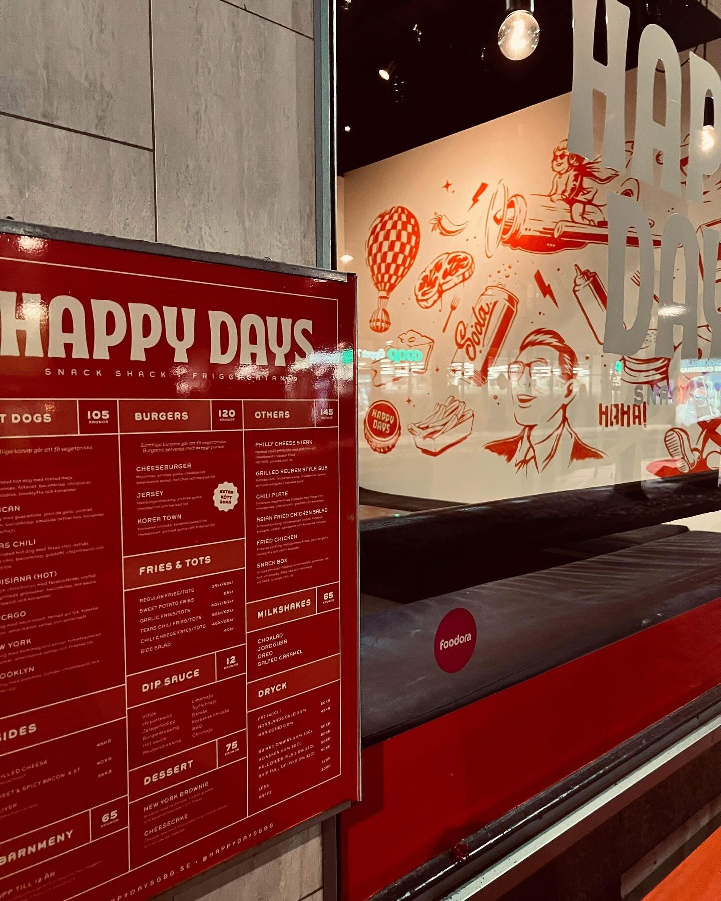 Valfri hamburgare inkl. pommes hos Happy Days i Stampen (4 av 6)