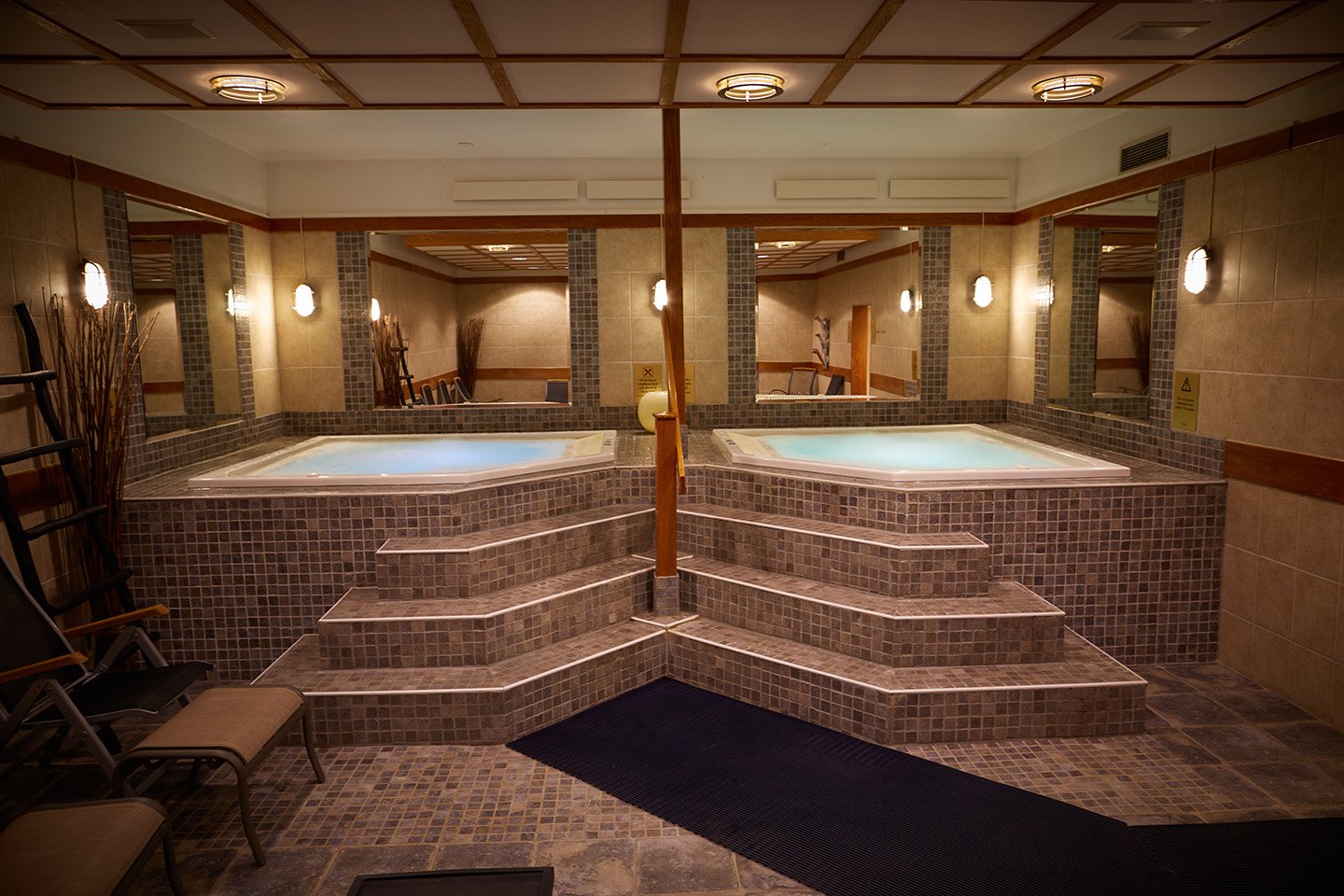 1 natt för 2 med spa, 2-rätters och frukostbuffé på Hotell Högland