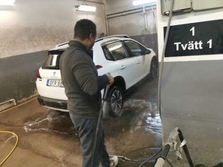 In- och utvändig biltvätt hos Expert Bilvård (3 av 6)