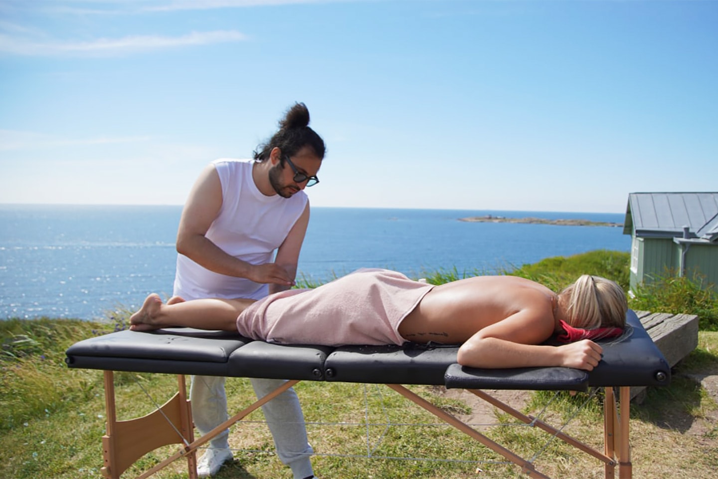 Valfri massage hos Relaxator, välj mellan 5 olika, 45-60 min (11 av 12) (12 av 12)