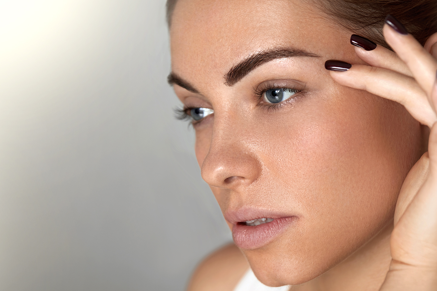 Dyprens inkl. brynstylling eller Farging av bryn hos Beauty Corner på Kalbakken