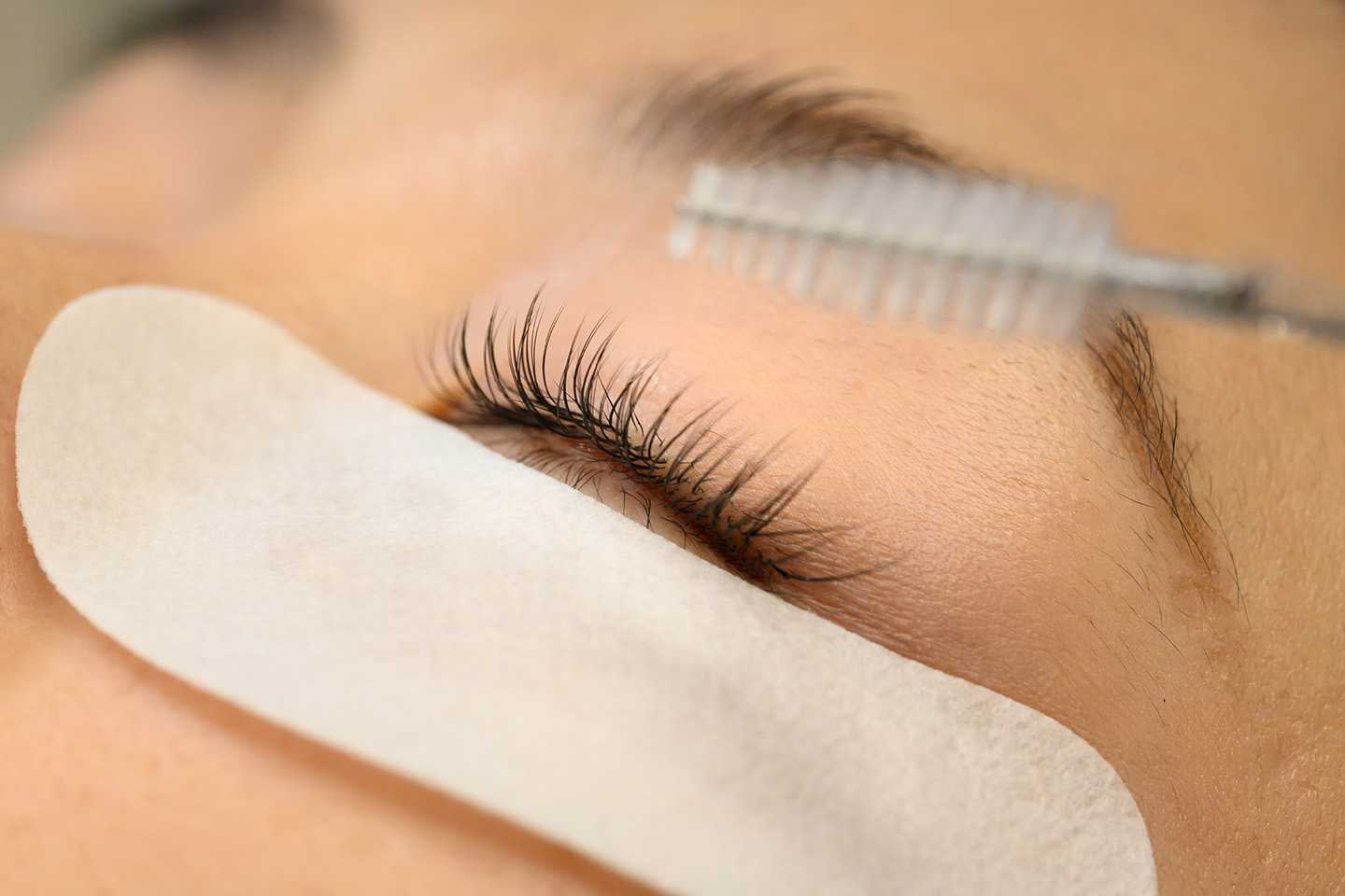 Lash lift, Brow lift eller kombobehandling hos NOIRÉA på Södermalm