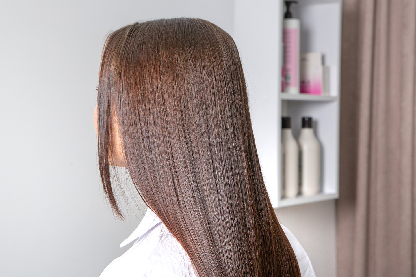 Näringsgivande keratinbehandling hos Nuvee konst & vård i Sundbyberg