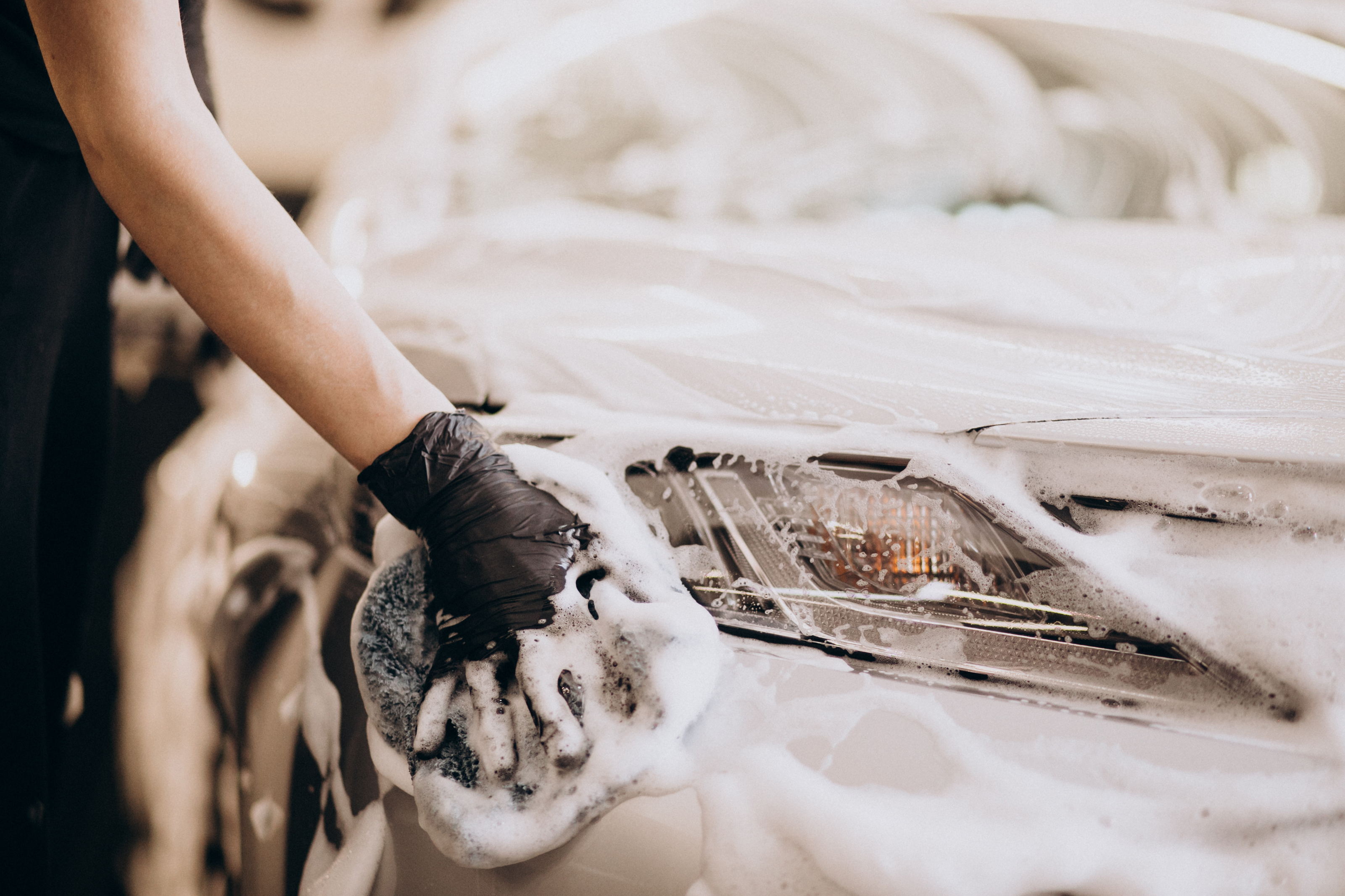 Stor biltvätt hos Dynamite Carwash Lindhagen