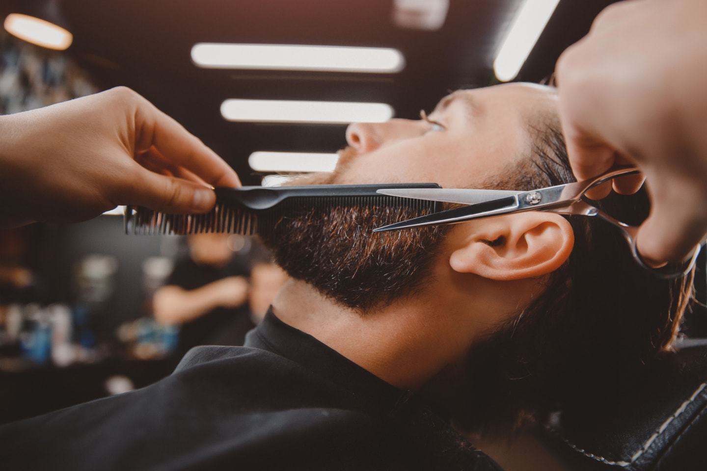 Herrklippning med/utan skäggtrim hos Shave it Barbershop på Kyrkogatan (1 av 5)