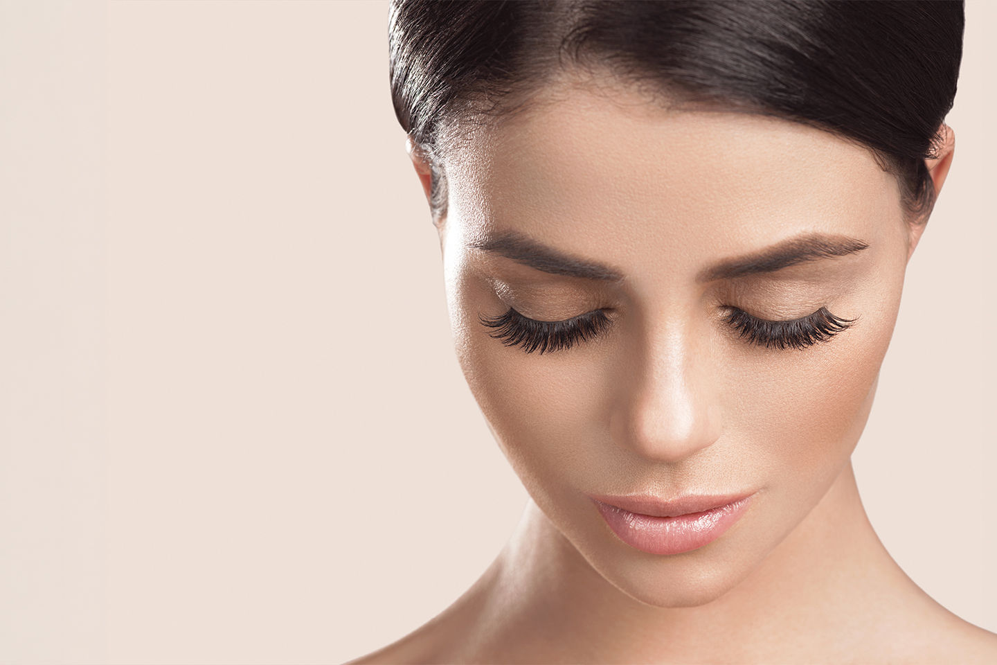 Fyldige vippeextensions hos R. Faitas Beauty