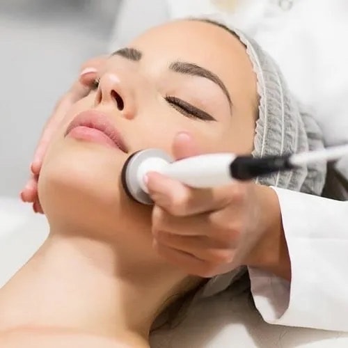 Få sunn og frisk hud med ulike ansiktsbehandlinger hos Esthetic Clinics (1 av 2)