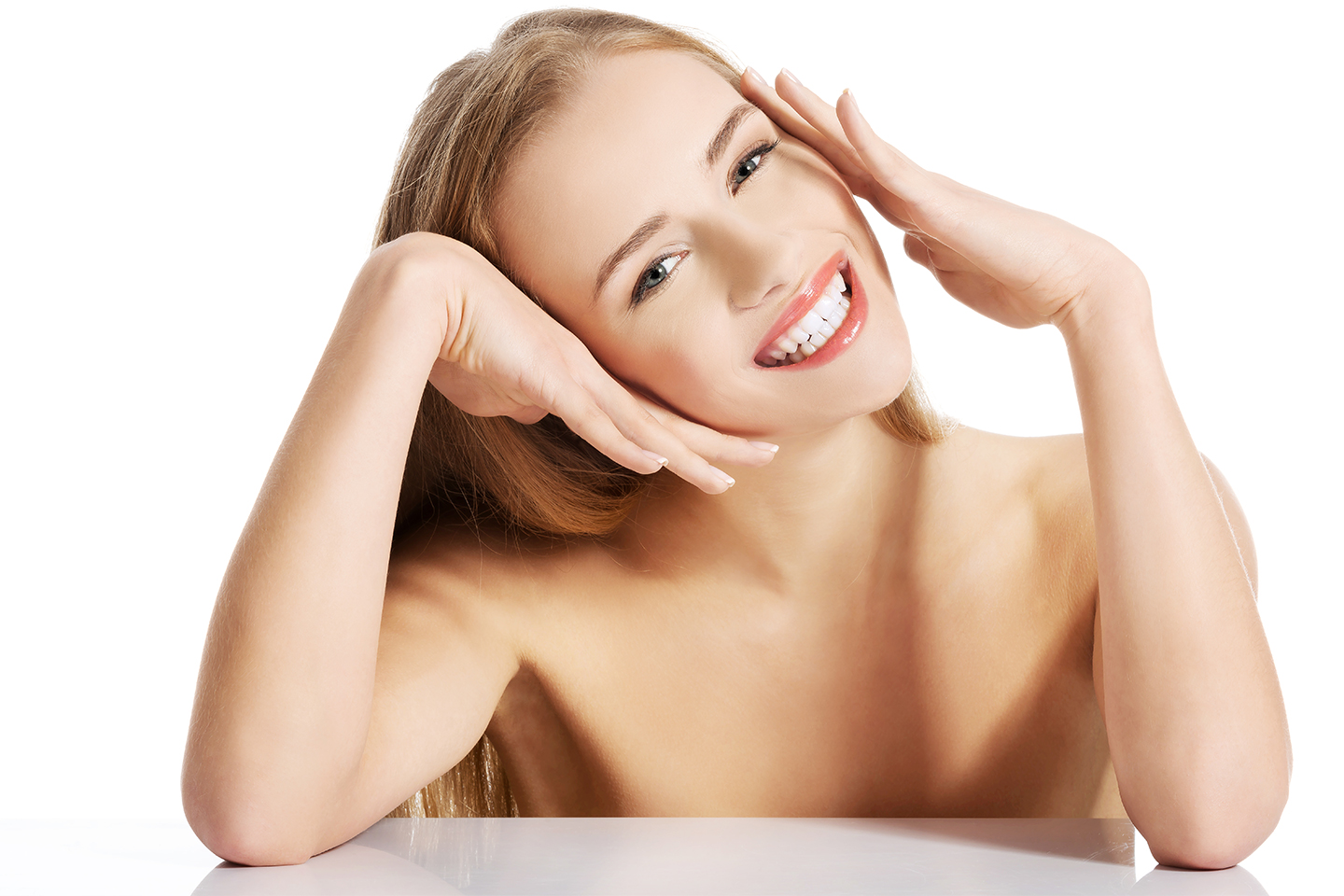 Gi huden oppmerksomhet med Hydrafacial i 60 minutter hos Hud og Hår Klinikken i Oslo