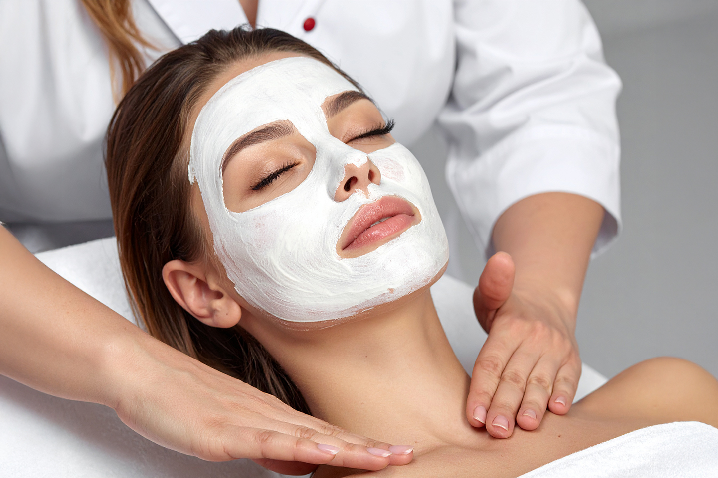 Dyprens, Ansiktsbehandling og Microneedling hos EstiQ