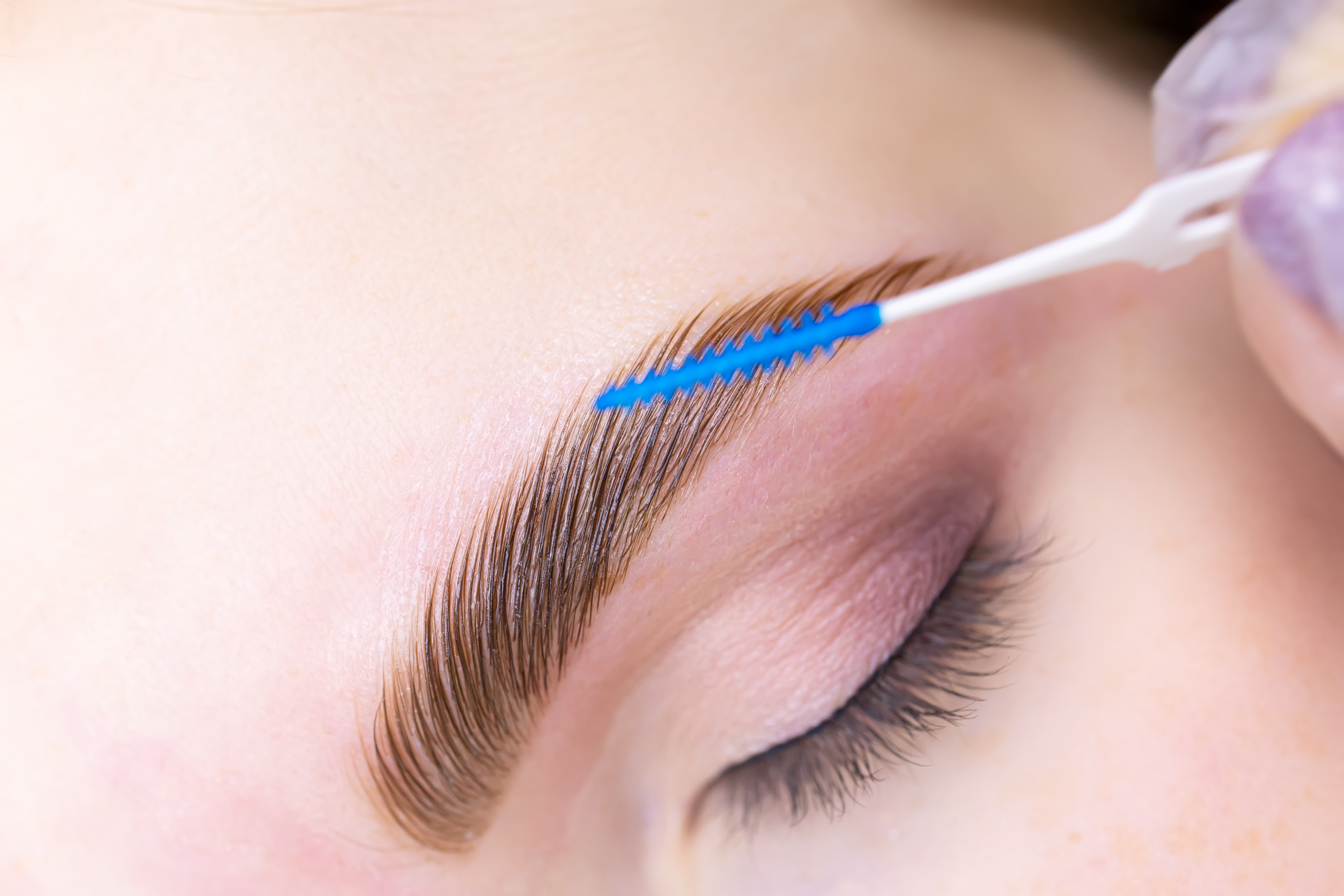 Lash lift och brow lift hos Avisen Beauty Upplands Väsby