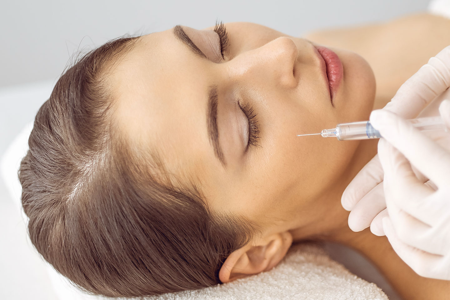 Skinbooster för lyster och återfuktning hos Araté i Hyllie