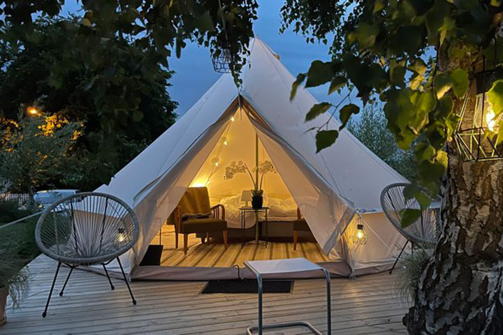 Glamping för 2 på Österlen med frukost, lyxig räkmacka och cykelhyra