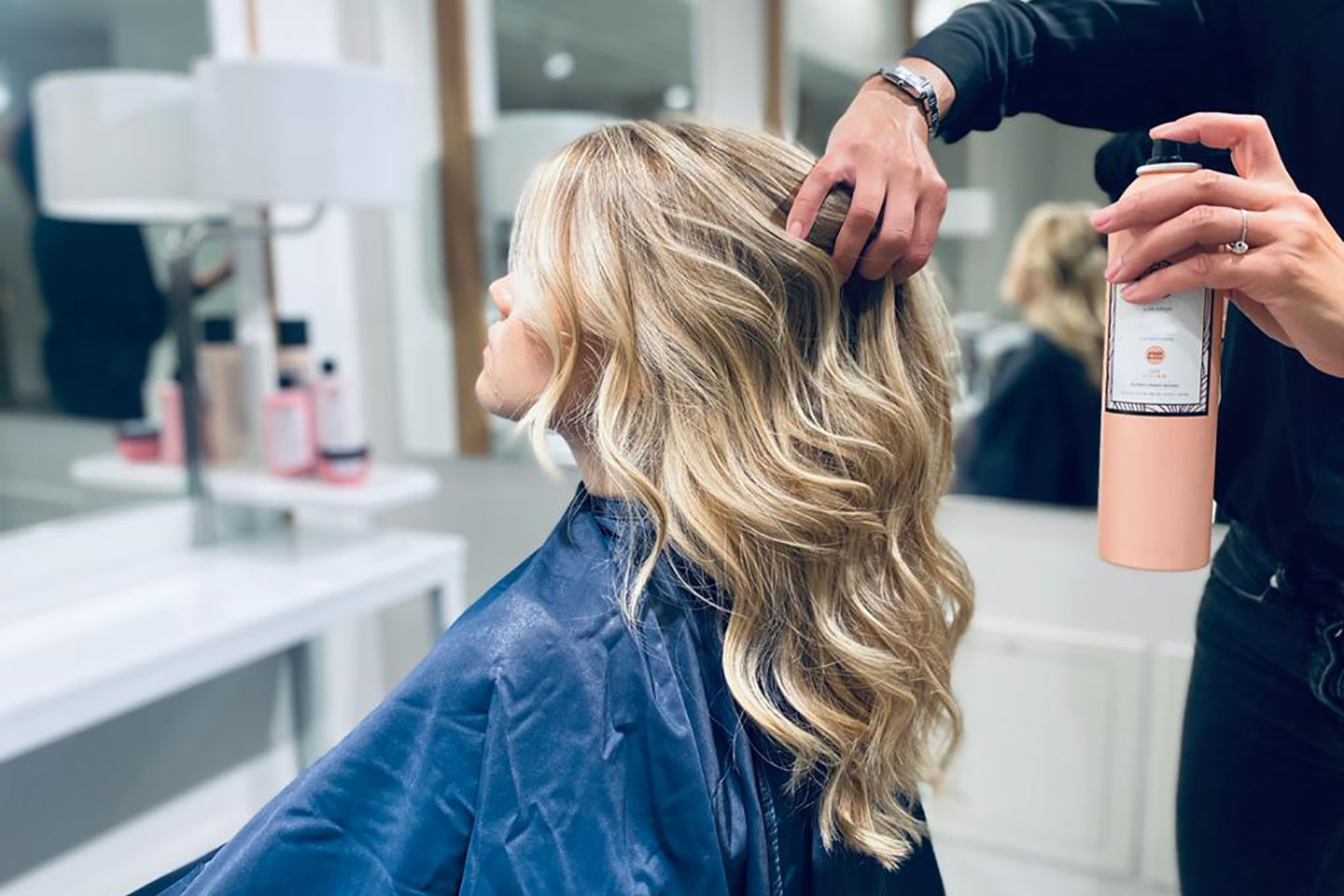 Slingning el. färgning med inpackning, klippning & styling hos The Hairbar