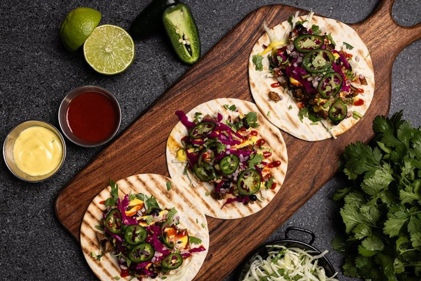 Tacomeny för 2 med nachos, tacos och dryck hos Swedish Taco