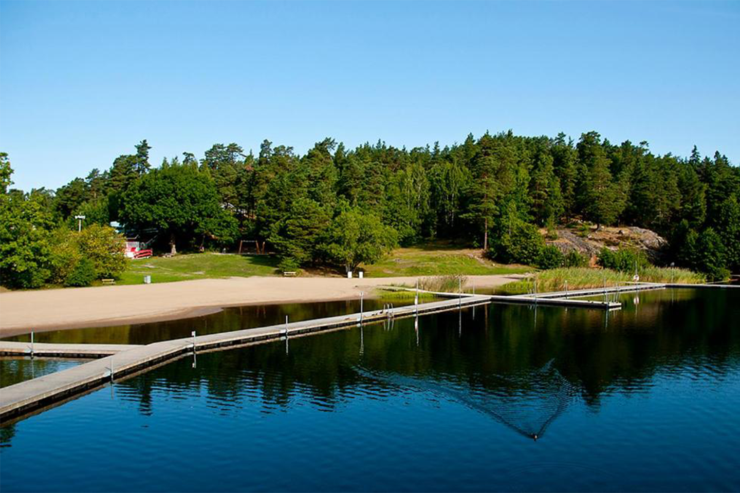 1 natt för 4: Boende i stuga på Rösjöbaden Camping och Stugby