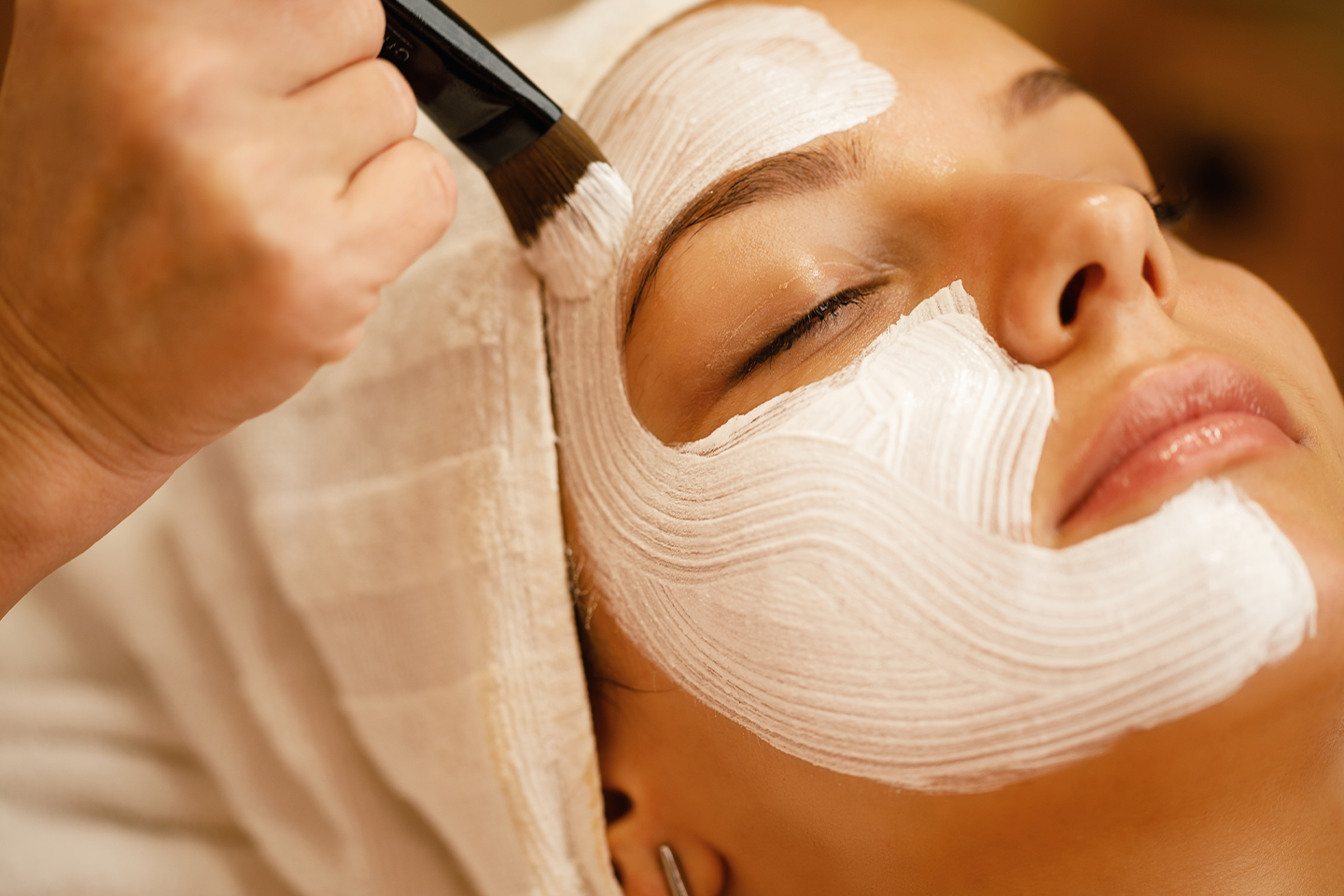 Ansiktsbehandling 60 min hos Unikvård i Vasastan