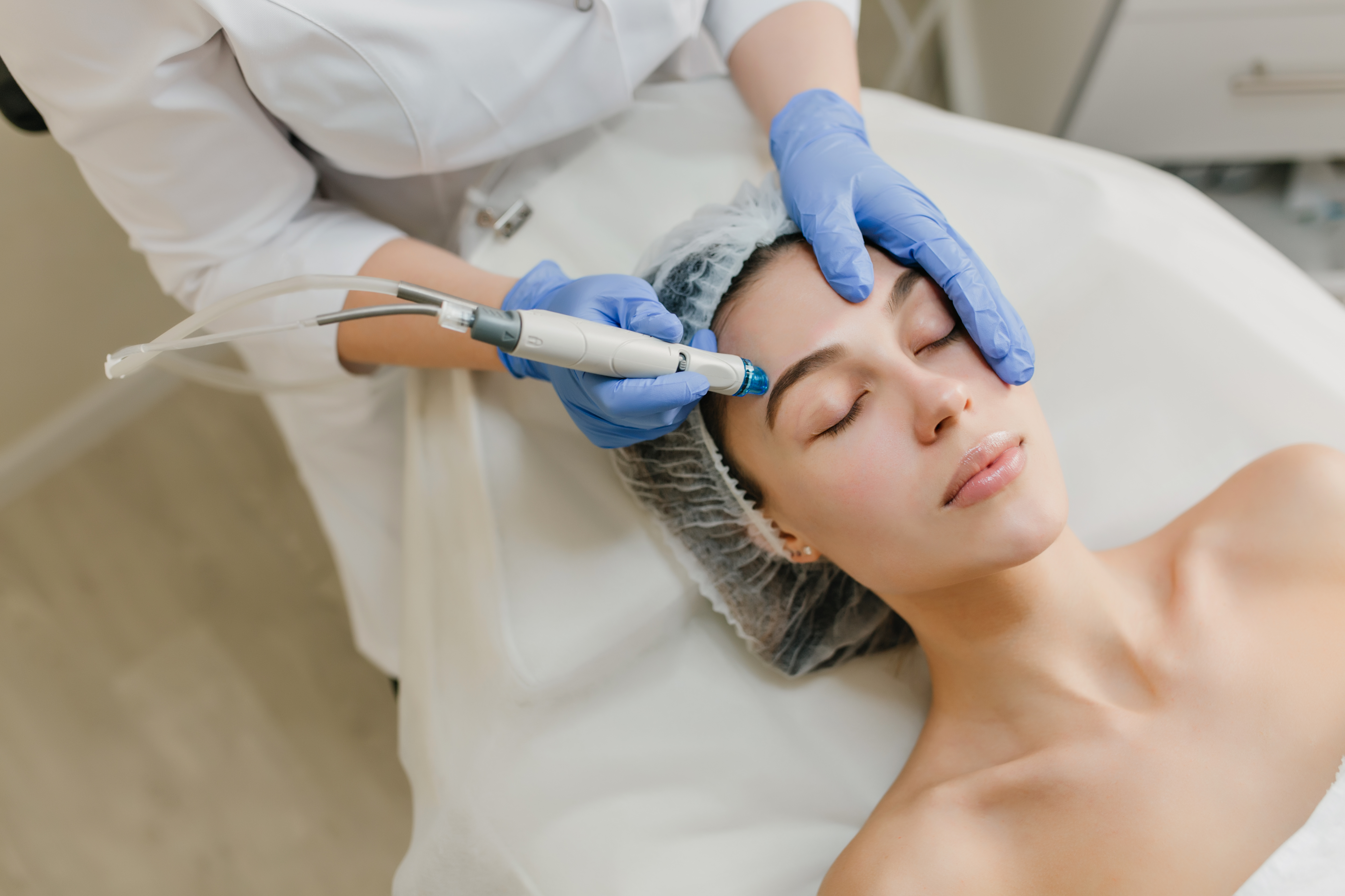 Lyxig HydraFacial hos Avisen Beauty Upplands Väsby