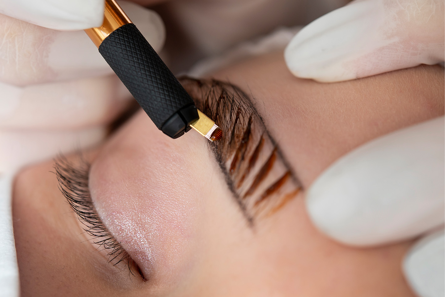 Microblading ögonbryn hos Silhouette beauty