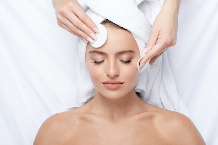 Luksuriøs ansiktsbehandling med 20 minutters massasje hos Le Dermal
