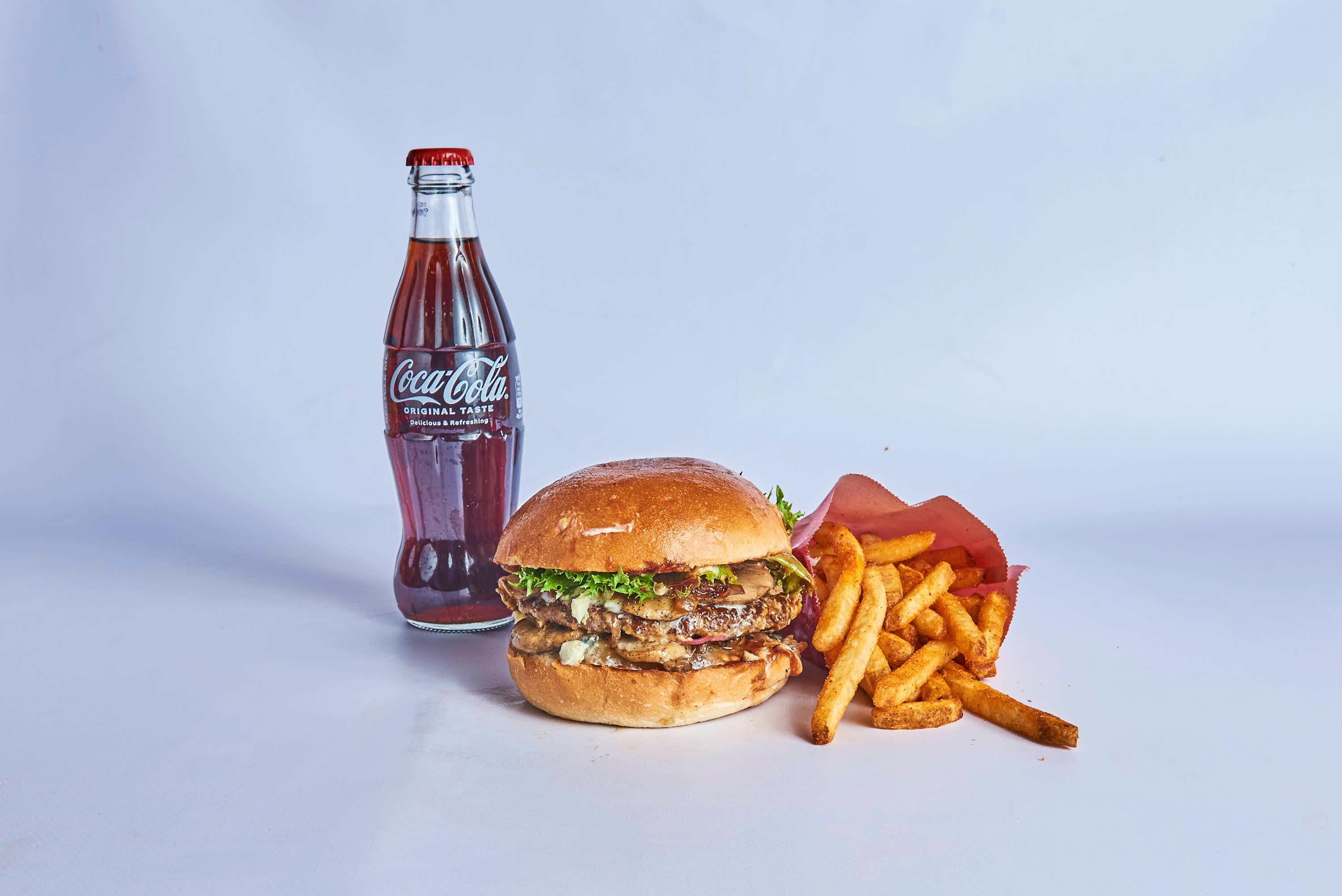 Nyt en valgfri burger m/ fries, drikke & dipp hos The Greasy House (4 av 46)