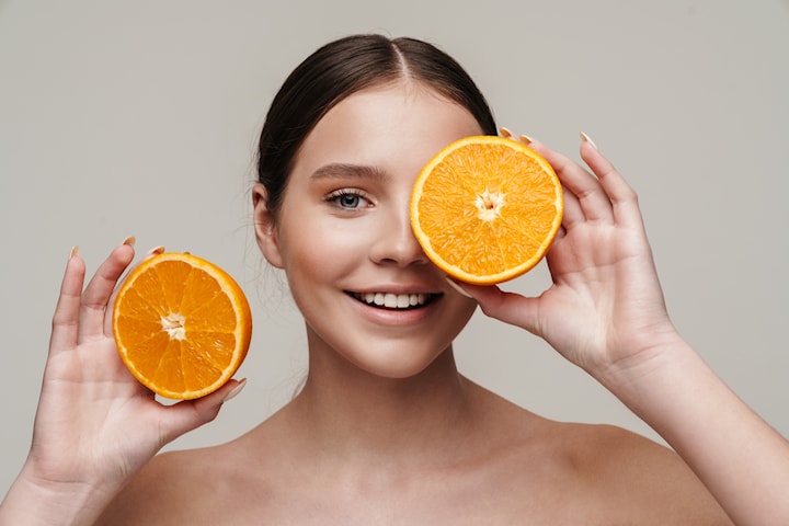 Ansiktsbehandling med vitamin C