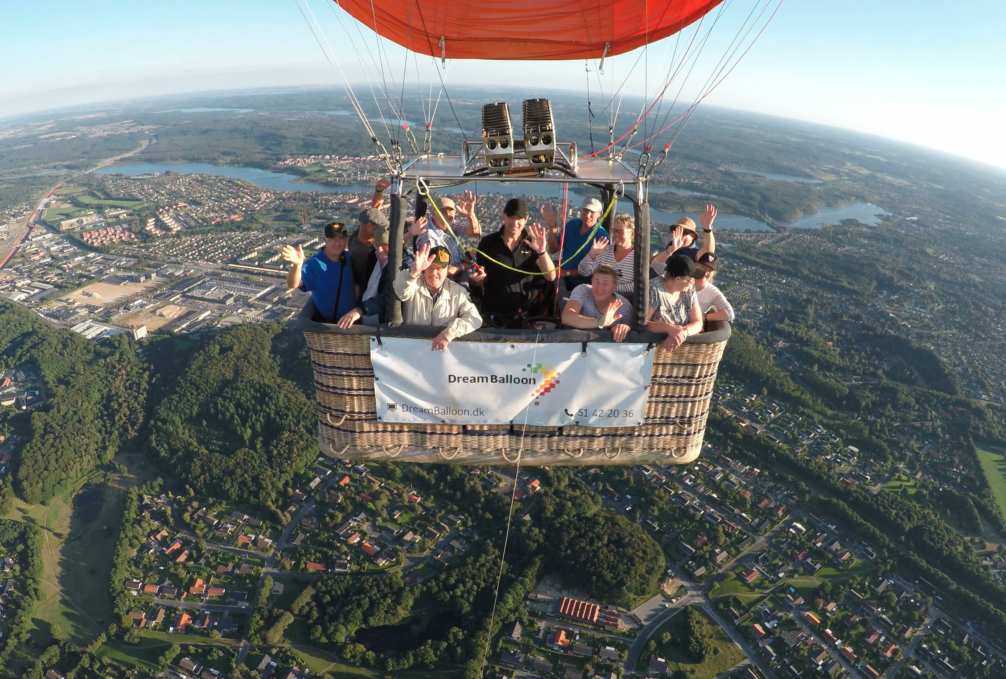Flyg luftballong i Malmö, Göteborg och många fler städer (3 av 6)