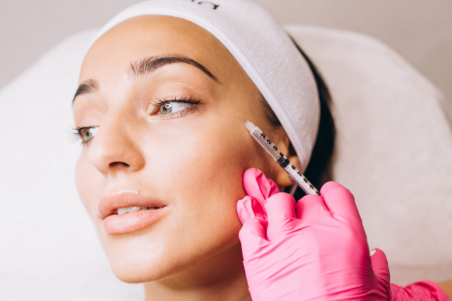 Botulinumtoxin 1-3 valfria områden hos Cherry On Top Clinic i Sollentuna