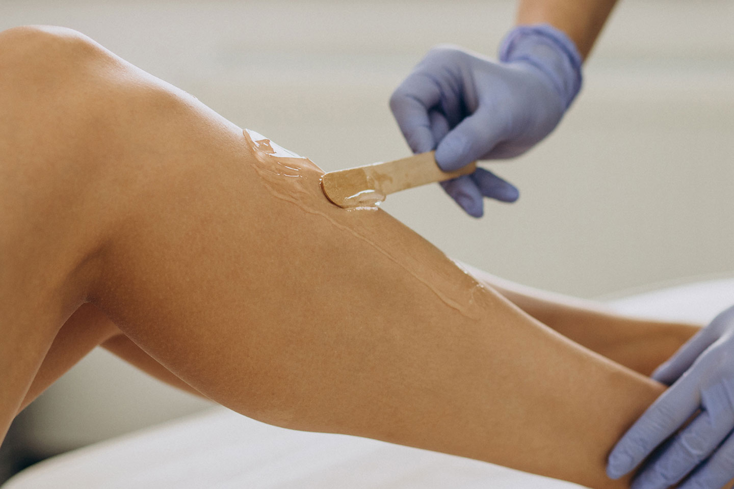 Vaxning brasiliansk eller underben hos Lounge of Beauty